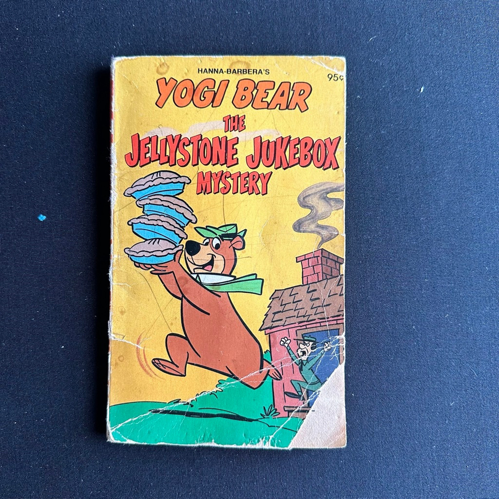 1979 Hanna-Barbera Yogi Bear The Jellystone Jukebox Mystery Book Yellow